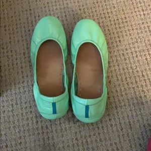 Women size 8 mint green patent leather Tieks